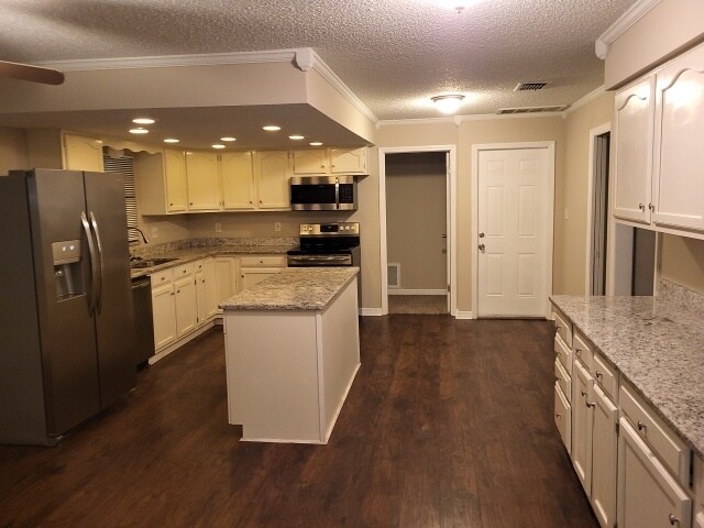 Building Photo - NOW AVAILABLE! 6980 Tomlinson Ln, Brooksvi...