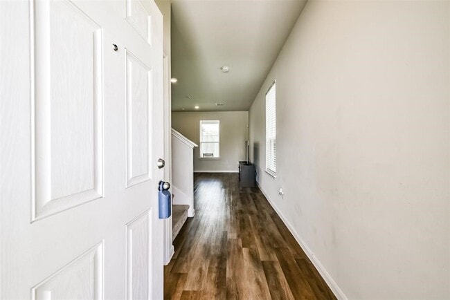 Building Photo - 11627 Braemar Village Dr