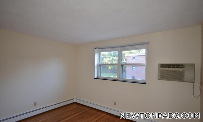 Building Photo - 286 Grove St