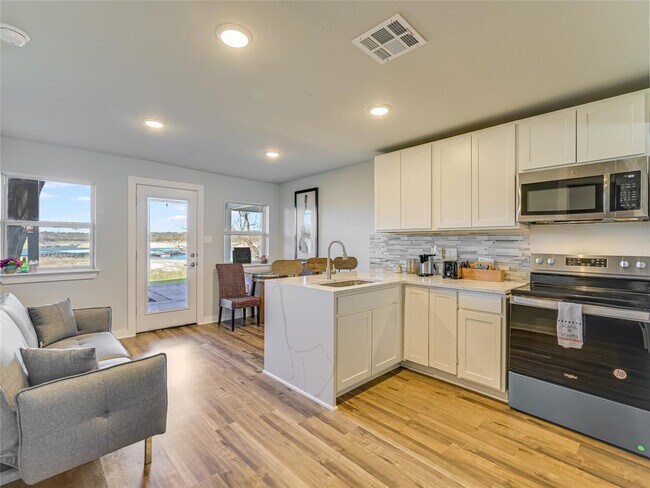 Foto del edificio - 1704 Blue Cat Ln