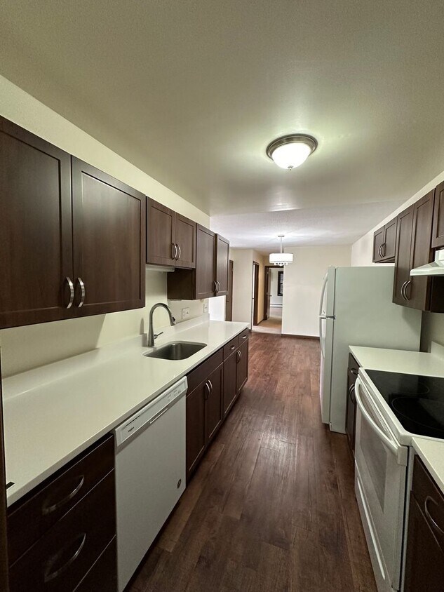 Foto principal - 5220 Interlachen Blvd