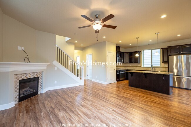 Foto del edificio - Beautiful Open Concept Four Bedroom Plus Office/Den in Villebois!