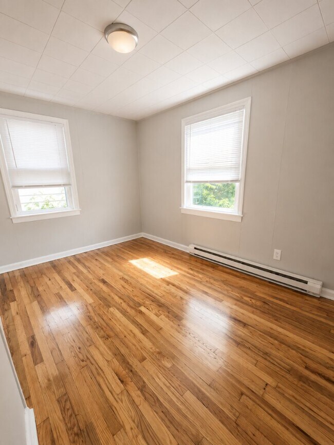 Foto del edificio - 1112 E 16th St