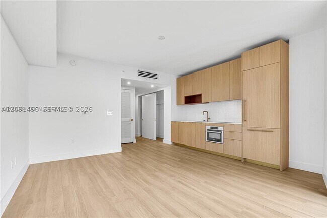Foto del edificio - 90 NE 32nd St
