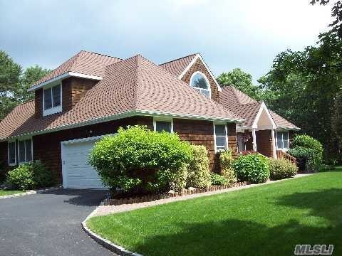 Primary Photo - 19 Bennett Dr