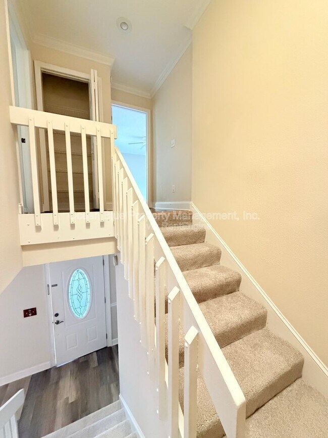 Foto del edificio - 15436 E Pond Woods Dr