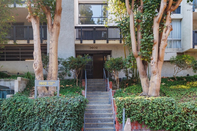 Building Photo - The Estates Condominium