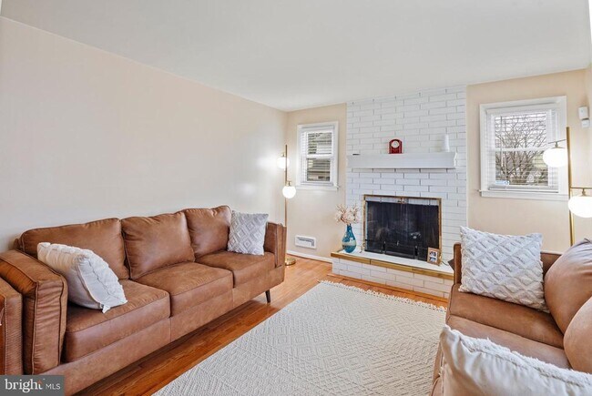 Foto del edificio - 931 Beaverbank Cir