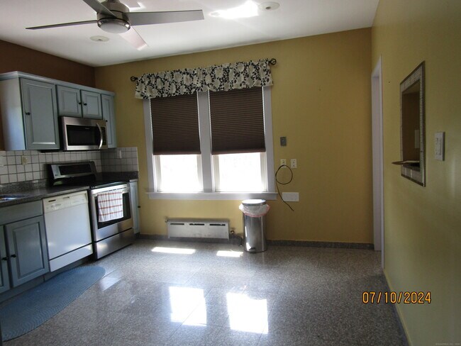 Foto del edificio - 413 Pleasant St
