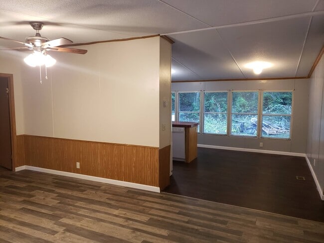Building Photo - 2439 Barkers Creek Rd