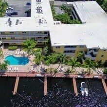 Building Photo - 815 Middle River Dr