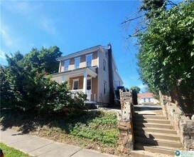 Building Photo - 817 Seneca St