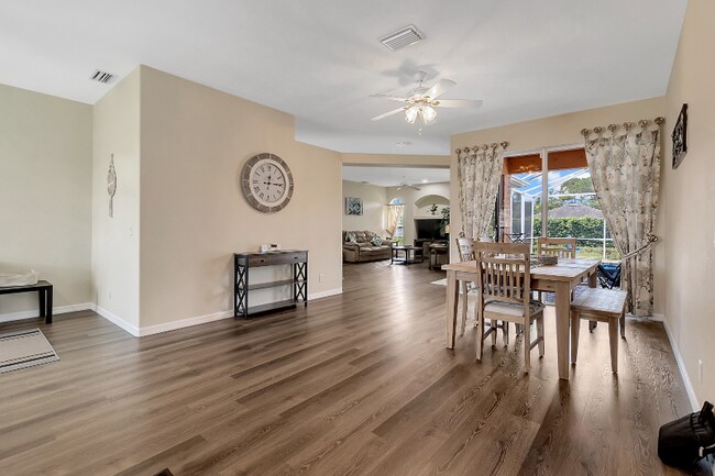 Foto del edificio - 2275 Homestead Cir