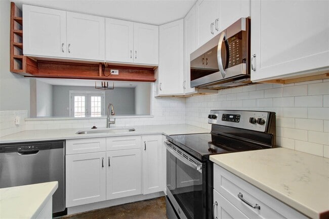 Foto del edificio - 235 Stefan Drive Apt #2, Charleston, SC 29...
