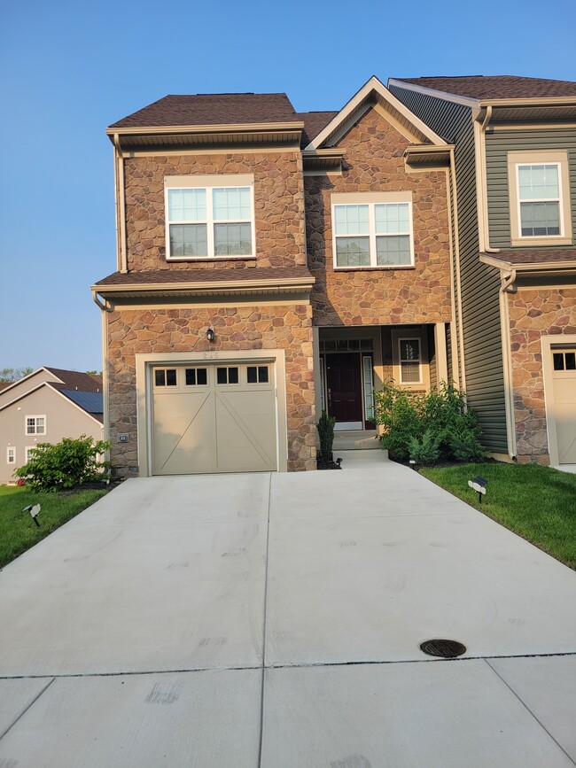 Photo - 246 Grv Vw Dr House