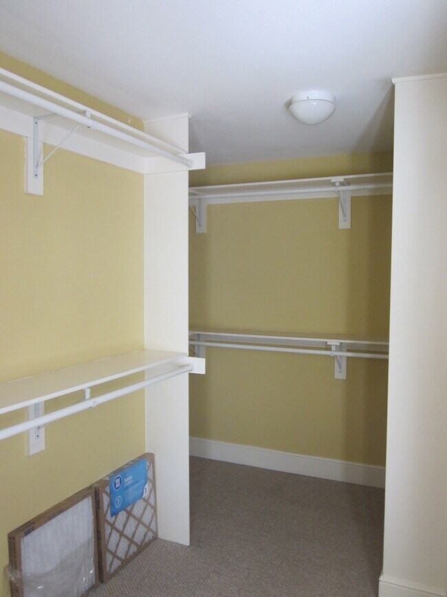 Walk-in Closet - 3720 Knight St
