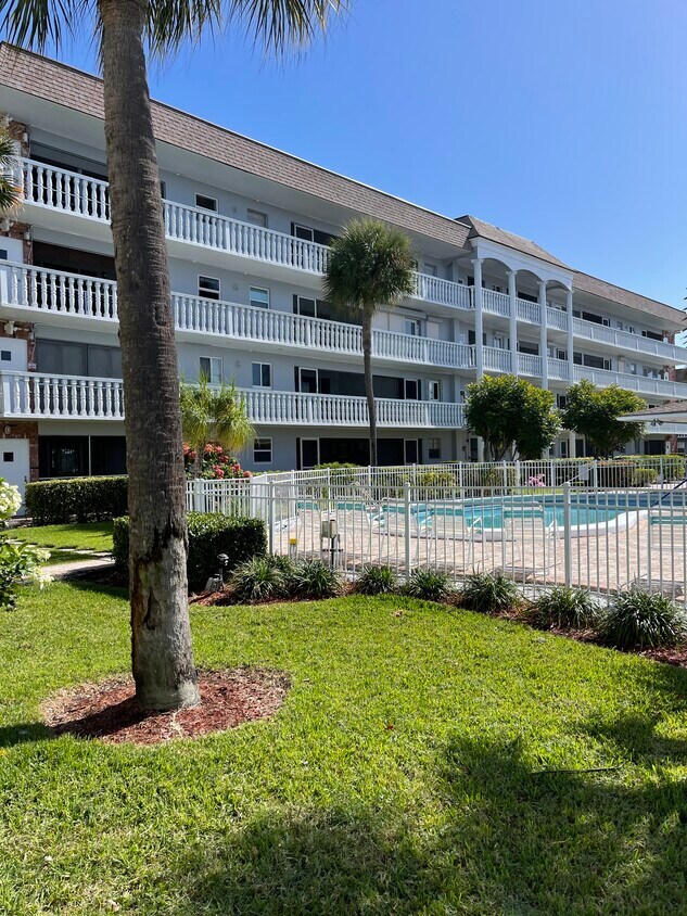 1965 SE 5th Ct Unit 202, Pompano Beach, FL 33060 Condo for Rent in