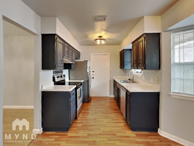 Foto del edificio - 5727 Bogart Dr