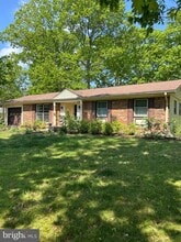 Building Photo - 45320 Barefoot Dr