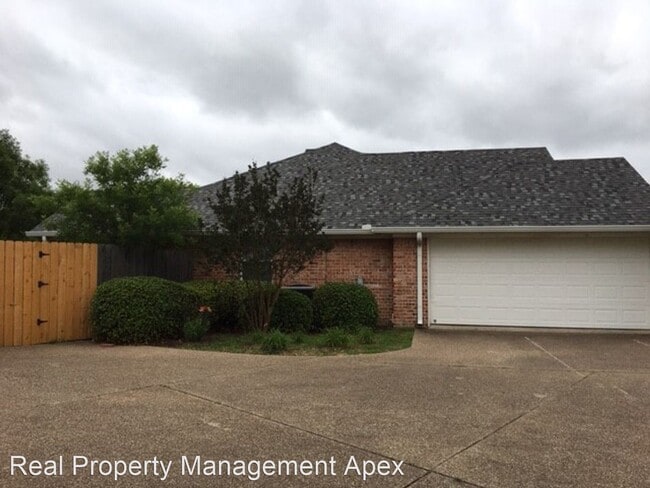 Building Photo - 3 br, 2 bath House - 828 Cheyenne Trl