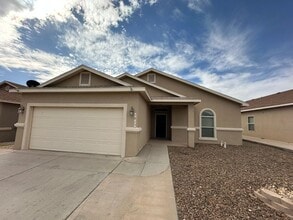 Building Photo - 1815 Amber Dr