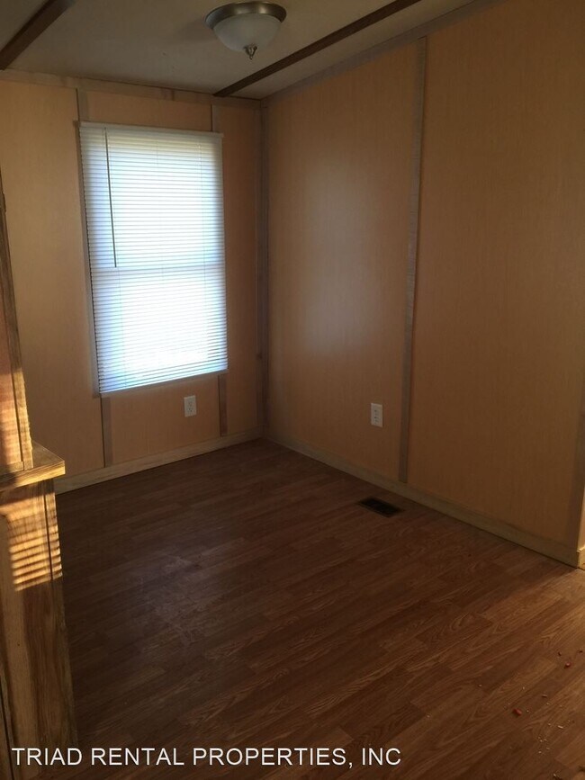 Foto del edificio - 3 br, 1 bath House - 881 JASPER ROAD