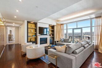 Building Photo - 10776 Wilshire Blvd