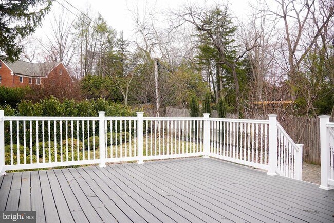 Foto del edificio - 1633 Kalmia Rd NW