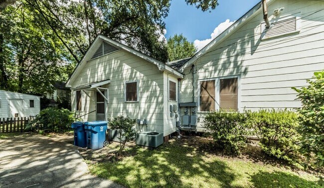 Building Photo - UL Duplex