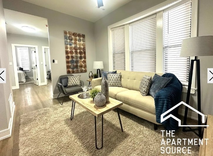 Photo - 3840 N Wilton Ave (Chicago, IL)