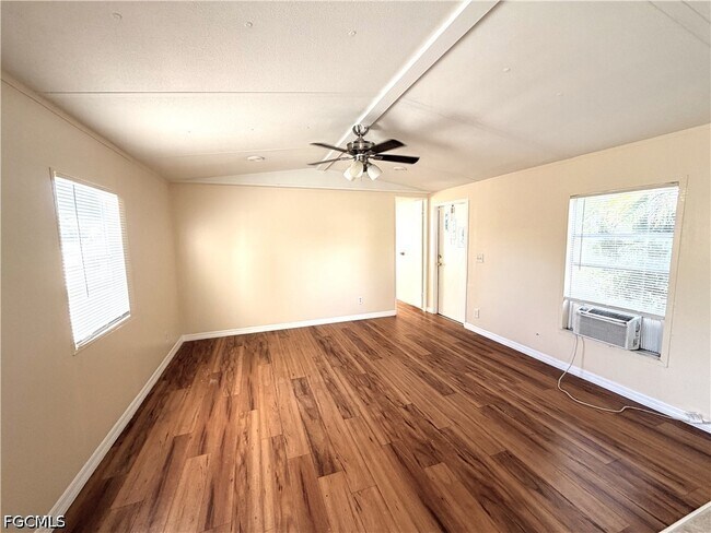 Building Photo - 2521 Brownell Ct
