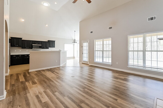 Building Photo - 703 Timber Creek S