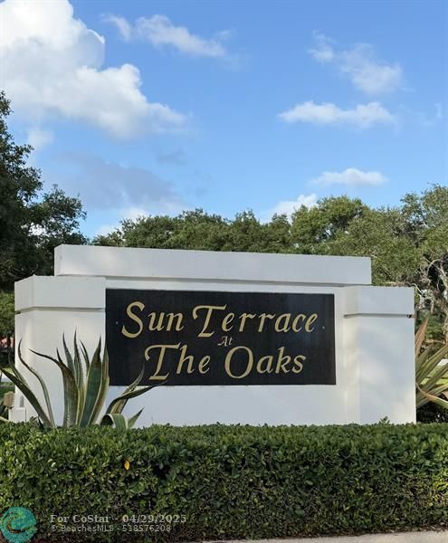 Foto principal - 11901 Myrtle Oak Ct
