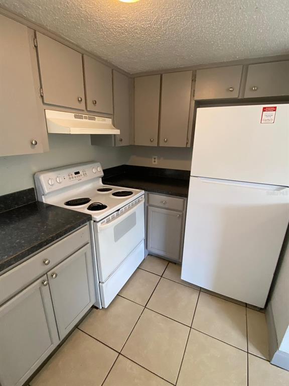 Building Photo - 2410 Chestnut Woods Dr