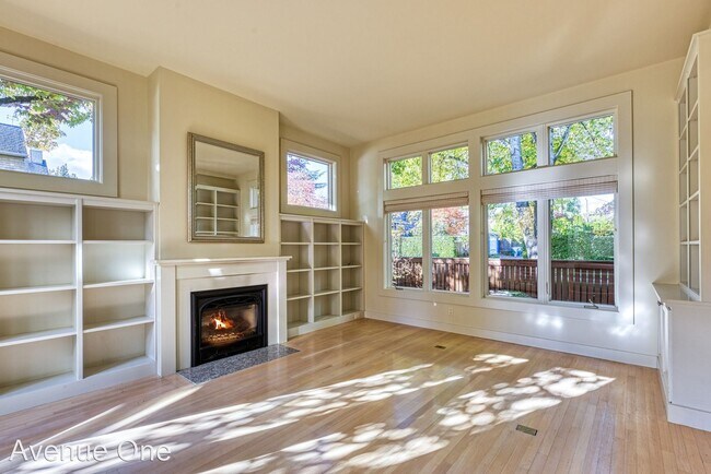 Foto del edificio - 3 br, 3.5 bath House - 4201 E Lee St