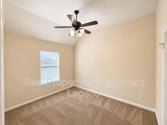 Foto del edificio - 304 Blythe Bridge Dr