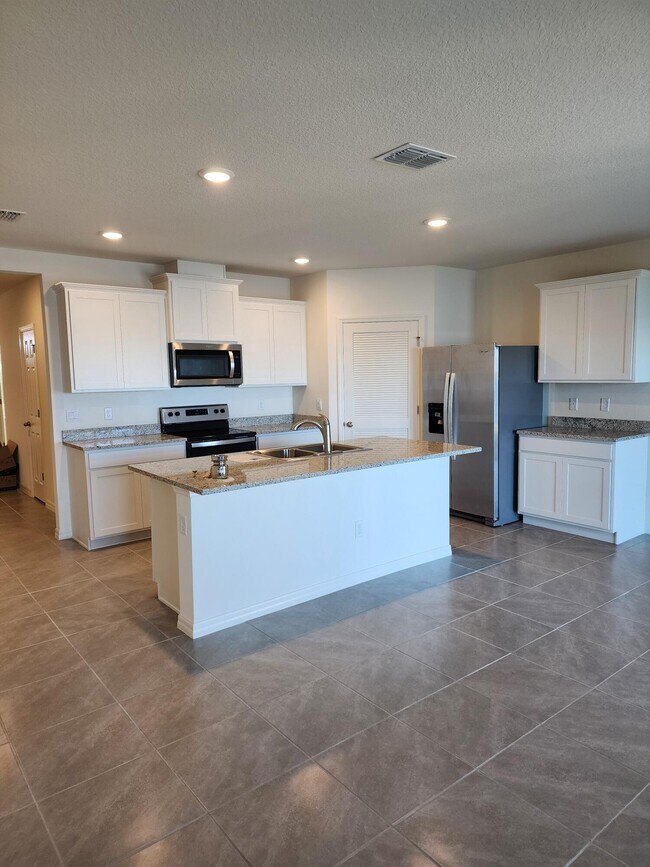 Foto del edificio - 4946 Barr St