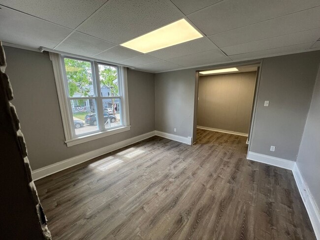 Building Photo - Gorgeous 1 and 2 bedroom apartments for re...