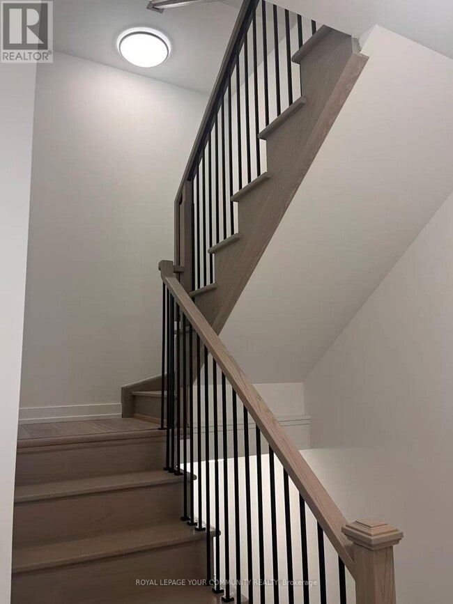 Building Photo - 30 Calamint Ln.