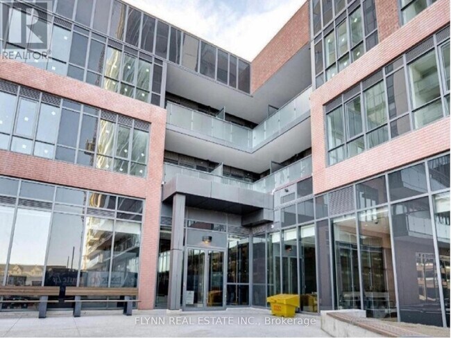 Photo du bâtiment - 2545-2545 Simcoe St N