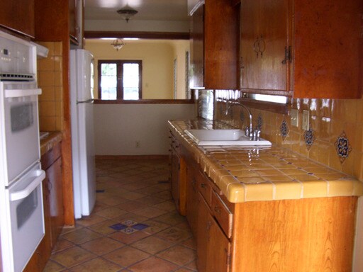 Building Photo - 4450 Avocado St