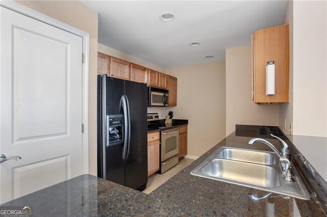 Foto del edificio - 3040 Peachtree Rd NW