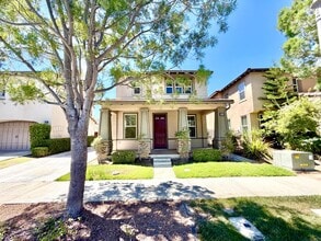 Building Photo - 28853 Sarasota Way
