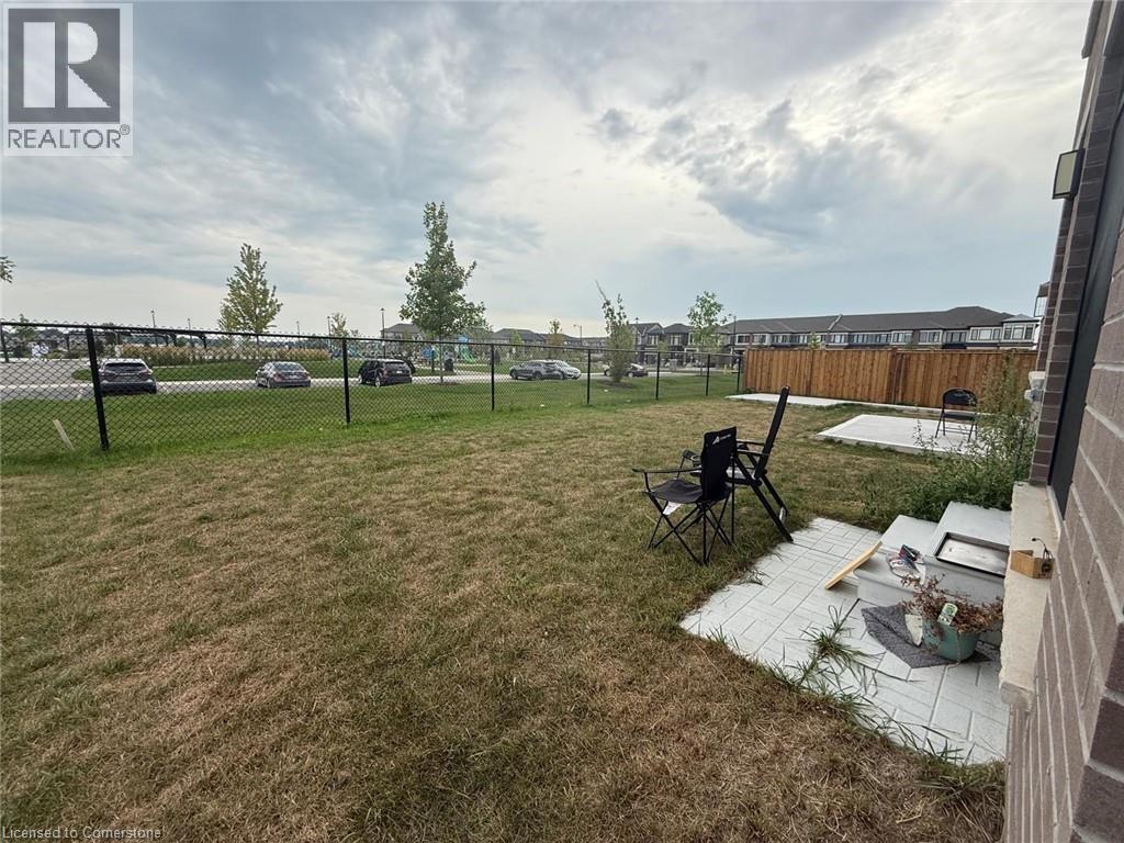 Building Photo - 19 Crossmore Cres