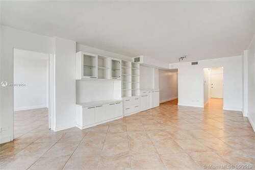 Foto del edificio - 3660 NE 166th St