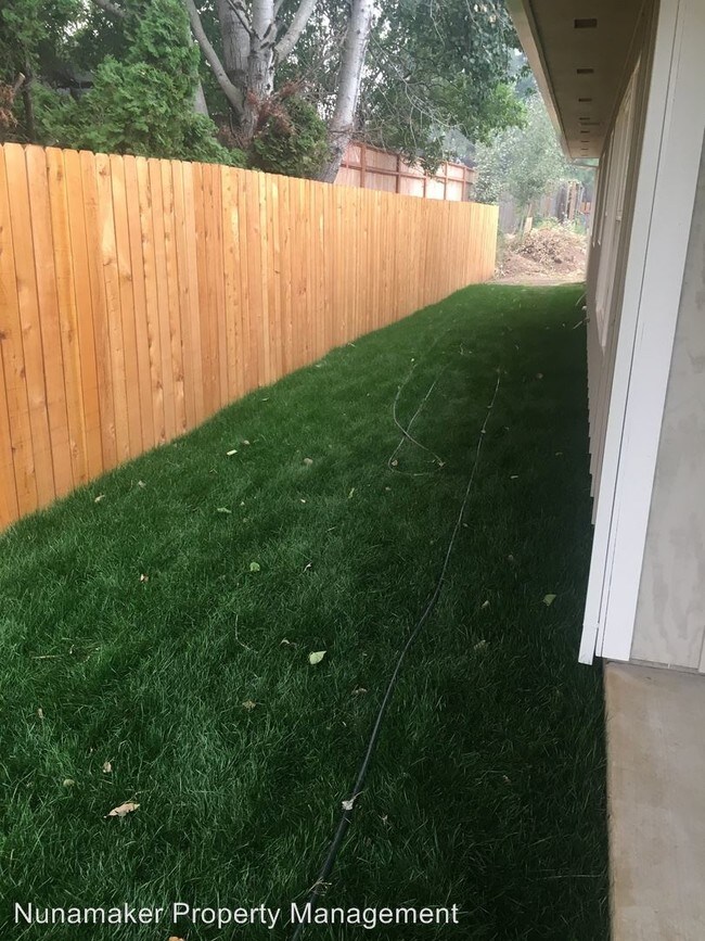 Building Photo - 908 22nd St