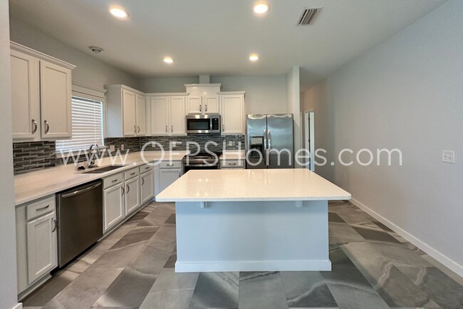 Building Photo - AVAILABLE NOW IN HAMMOCK BAY FREEPORT