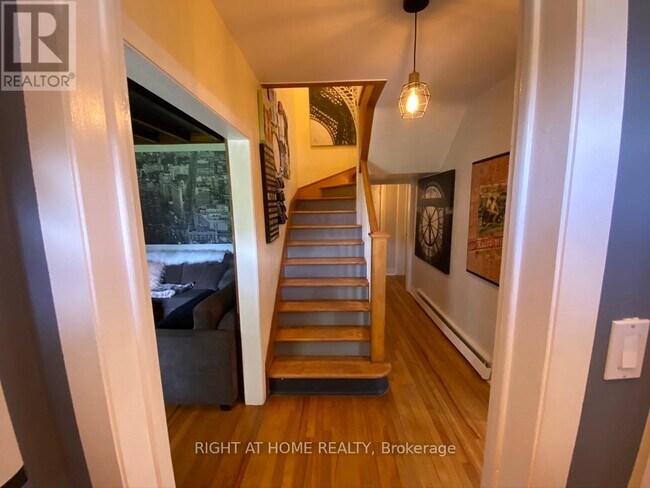 Building Photo - 2297 Fox Crescent