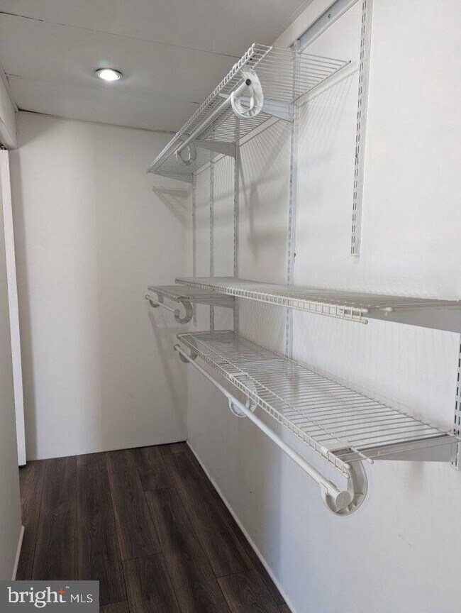 Foto del edificio - 22 Arbutus Ave