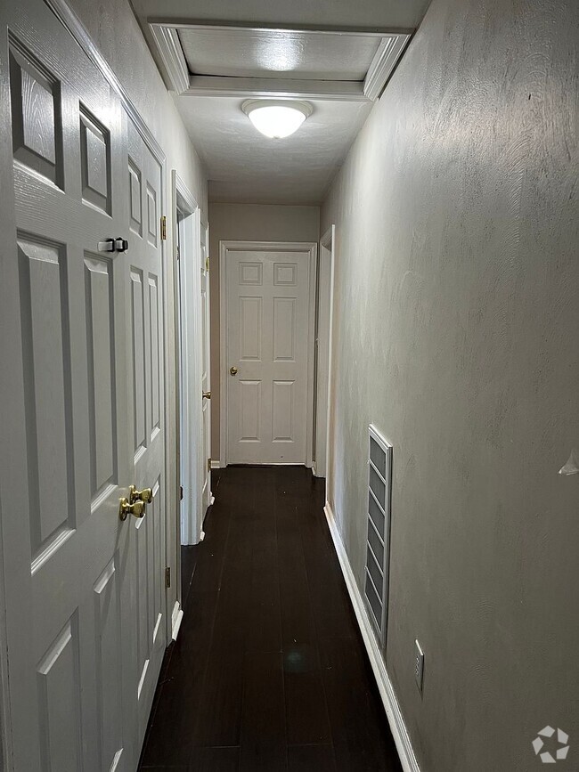 Building Photo - 1121 McSherry Ct